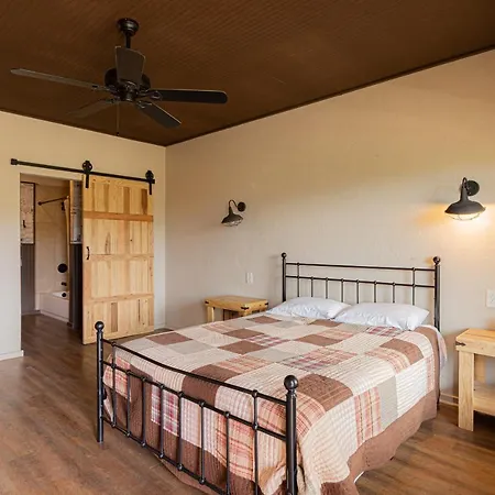 Miners Cabin #2 - King Bed - Accessible Room - Private Balcony Tombstone Exterior foto