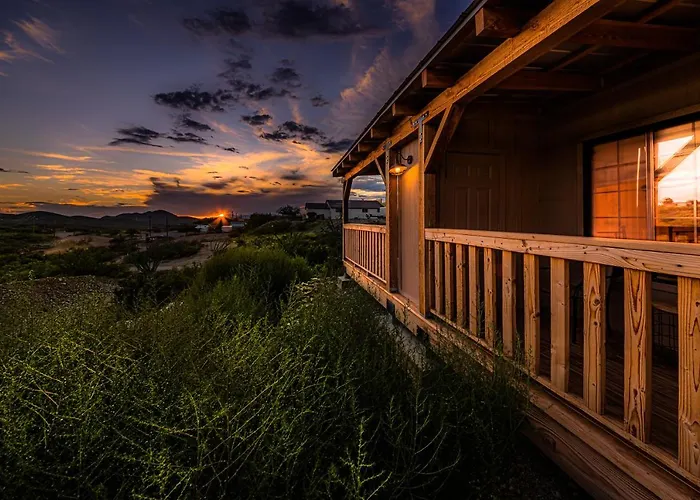 Miners Cabin #2 - King Bed - Accessible Room - Private Balcony