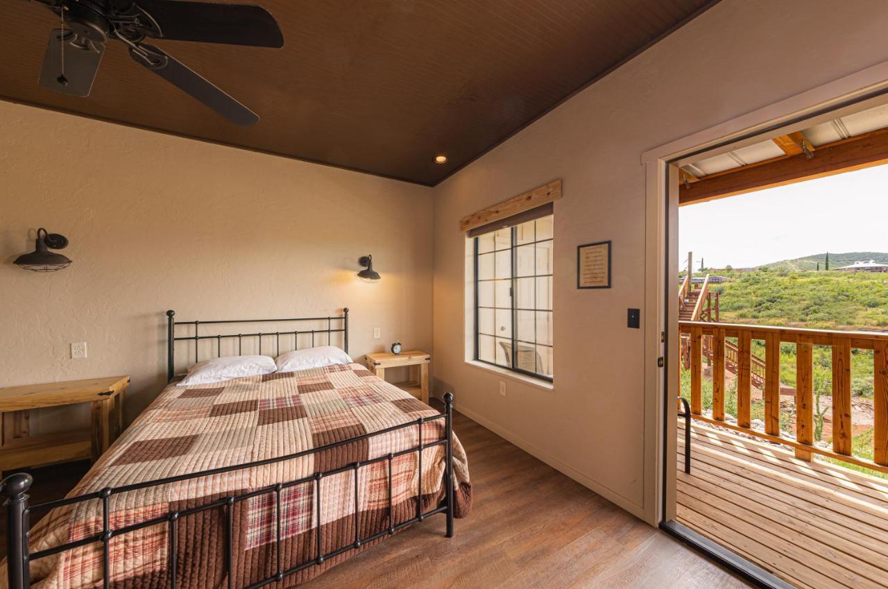 Chalet Miners #2 - King Bed - Accessible - Private Balcony *