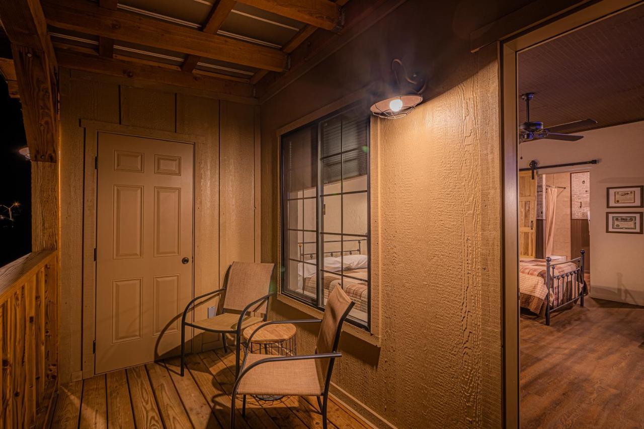 Miners #2 - King Bed - Accessible - Private Balcony * Tombstone